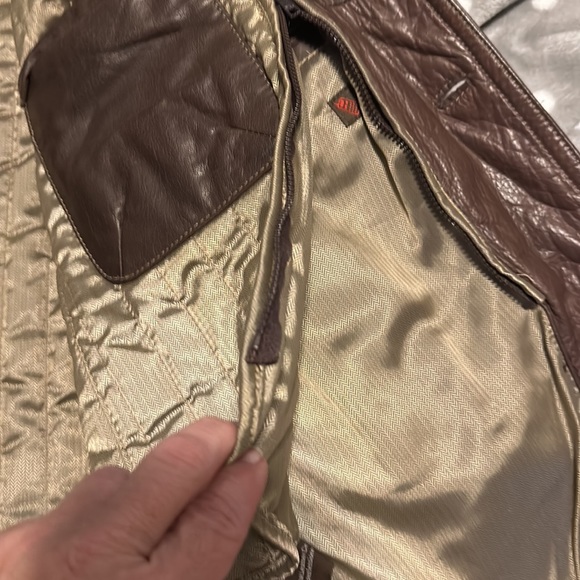 Danier men’s leather brown jacket - Picture 4 of 6